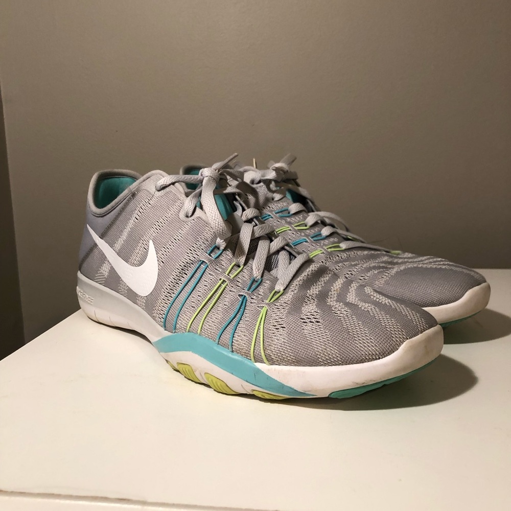 Women’s Nike Tennis Shoes